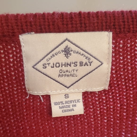 Red Sweater - Picture 4 of 9